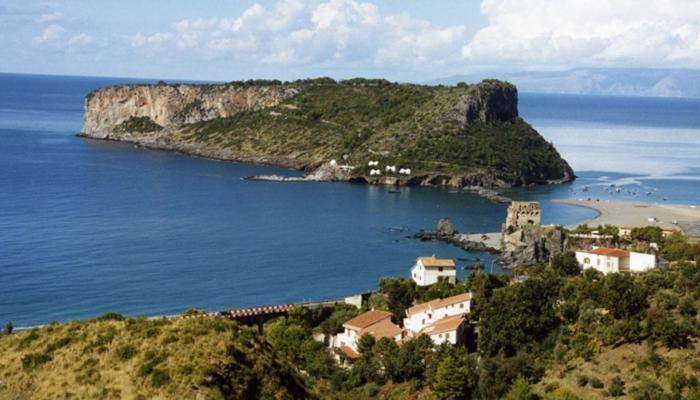 Appartamento Nel Fabbricato Denominato Il Castello Praia a Mare Luaran gambar