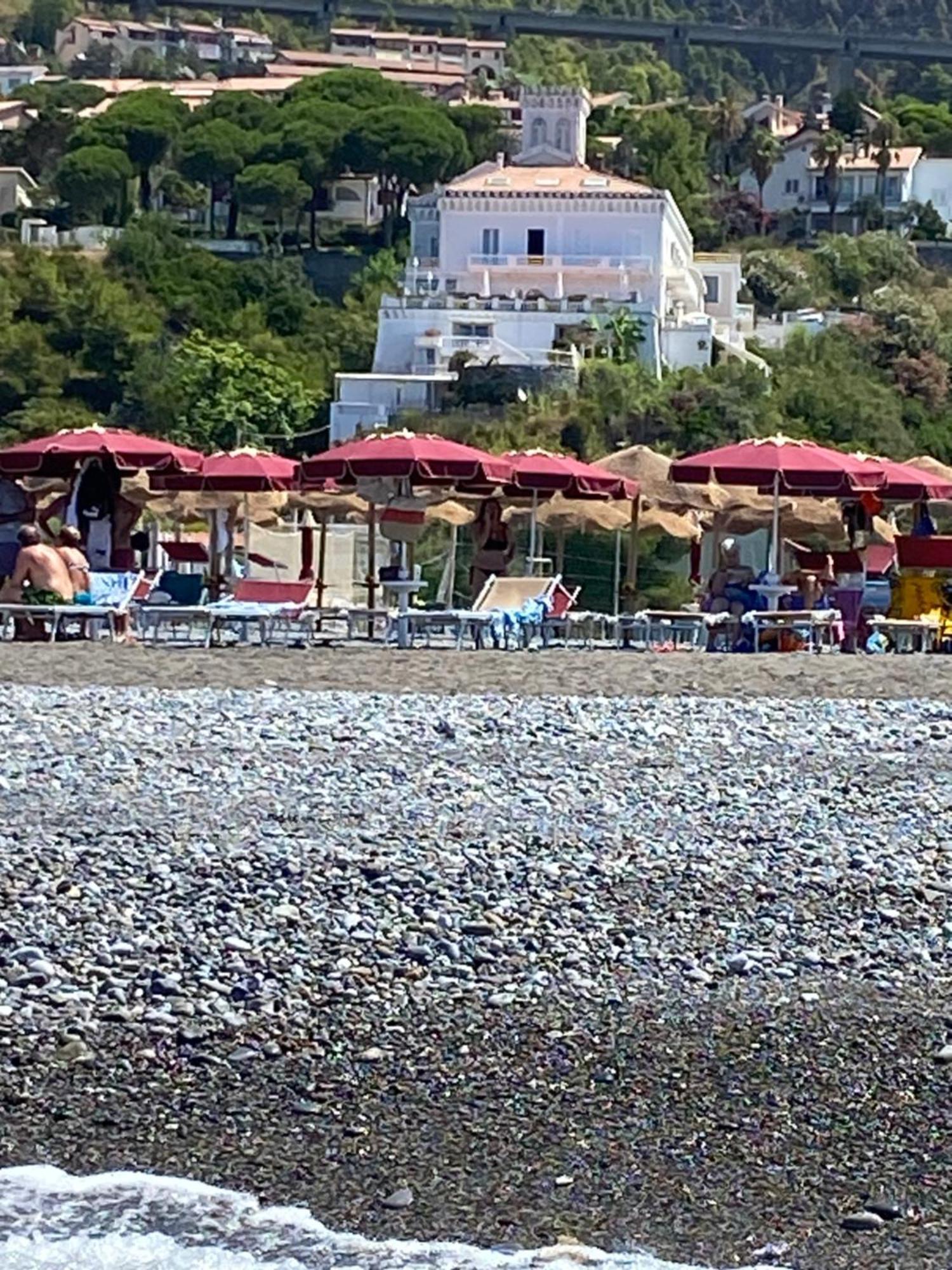 Appartamento Nel Fabbricato Denominato Il Castello Praia a Mare Luaran gambar