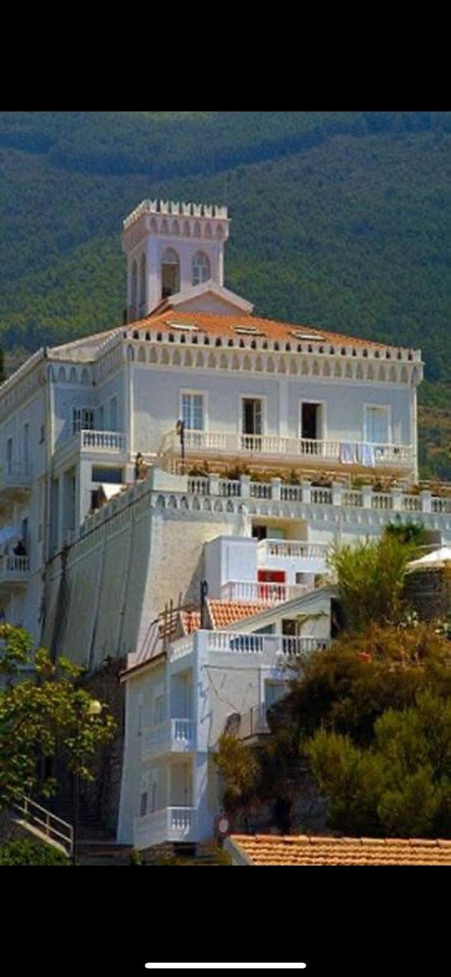 Appartamento Nel Fabbricato Denominato Il Castello Praia a Mare Luaran gambar